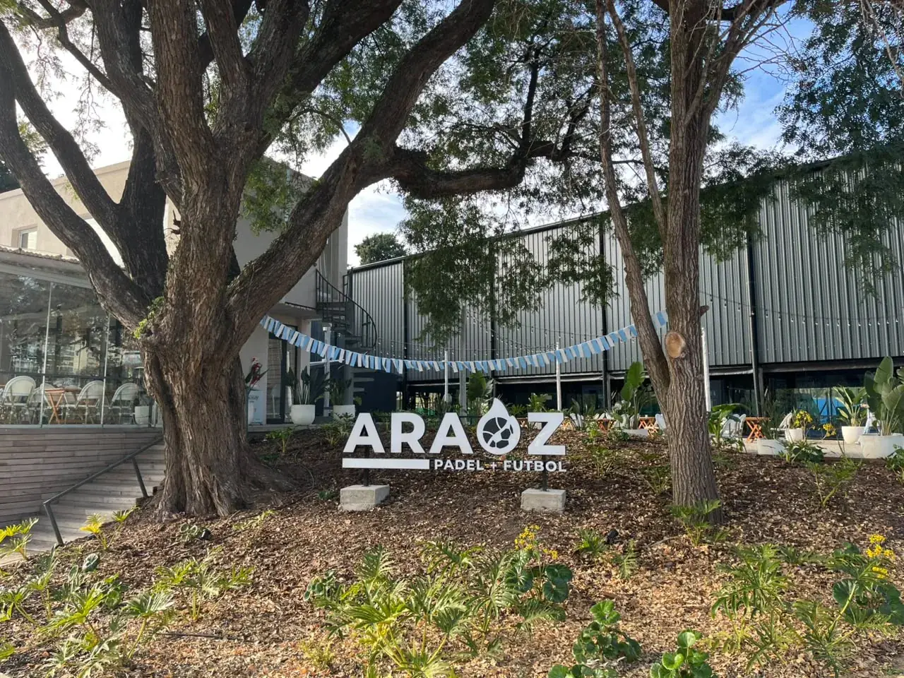 Araoz Padel and Futbol entrance